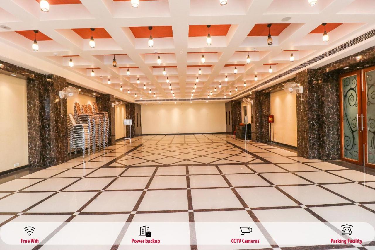 Готель Oyo Flagship 69860 Mastana Palace Варанасі Екстер'єр фото